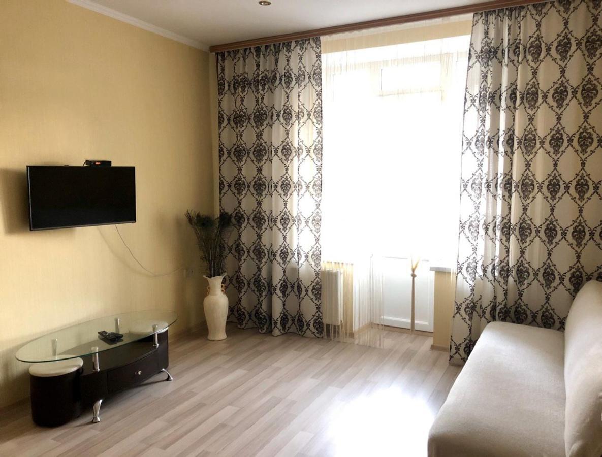 Apartment In The Center Cherkasy Exterior photo